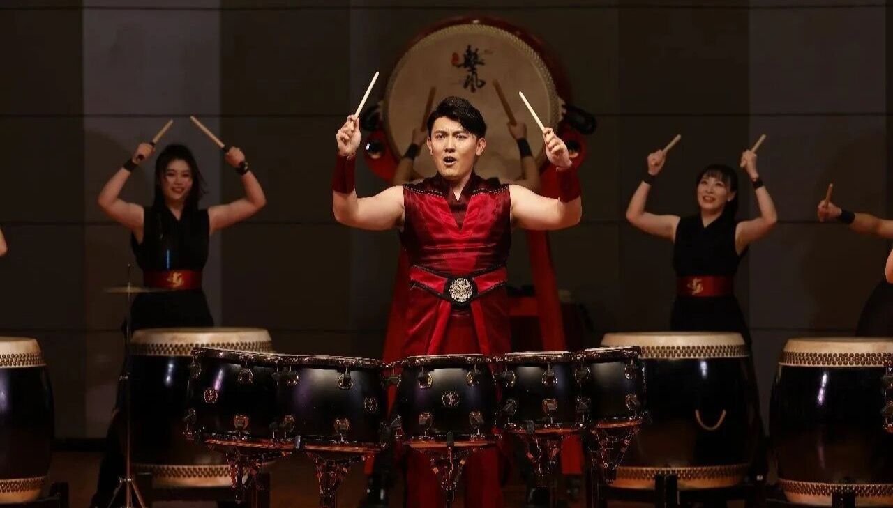 但...